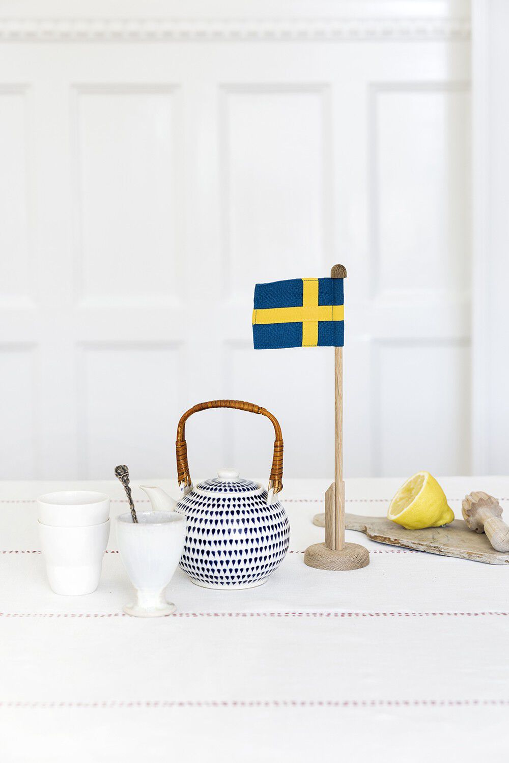 Bordflagstang med Svensk flag