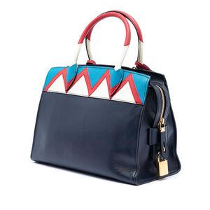 Prada Esplanade