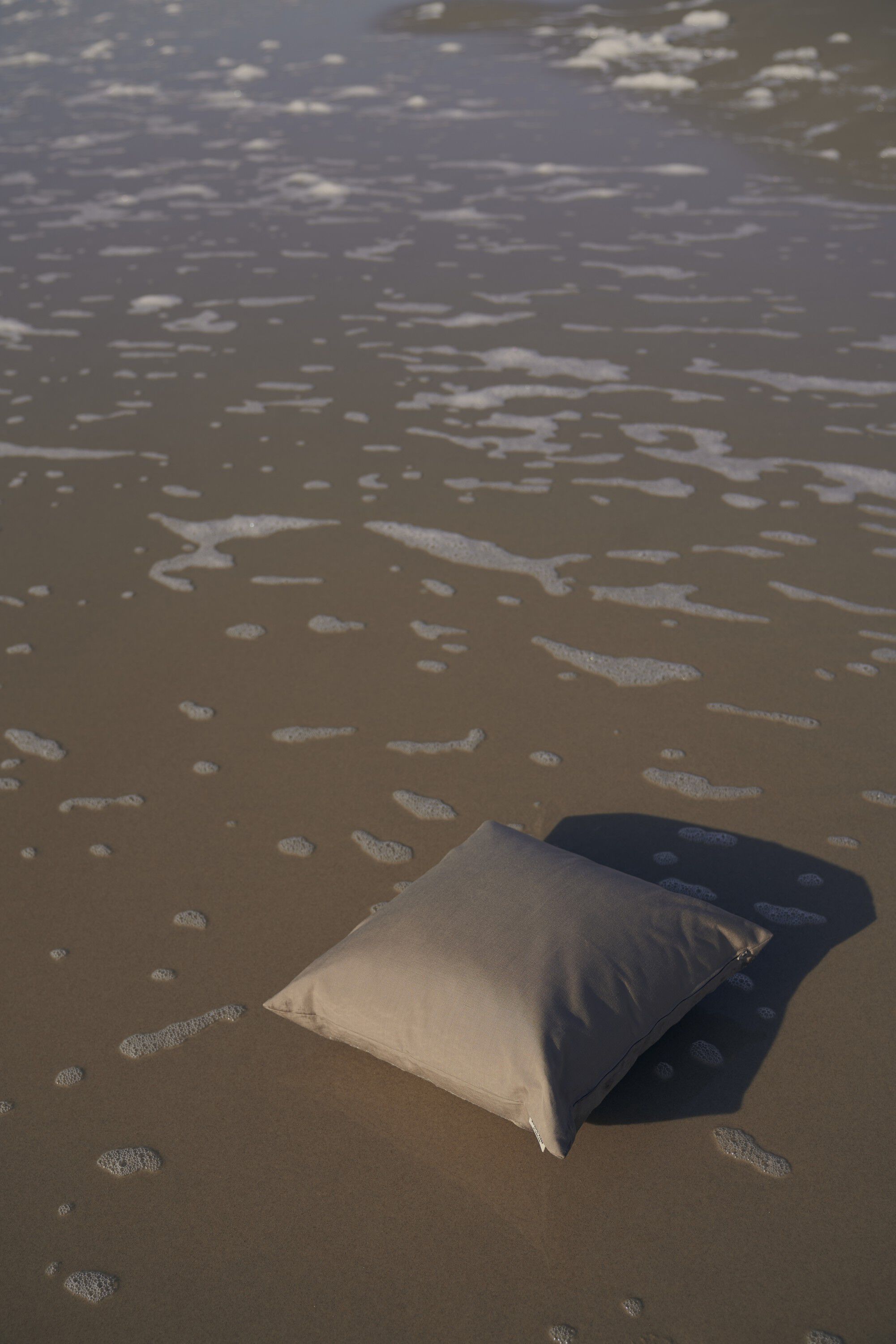 Fossflakes utomhuskudde 40x60 cm. Taupe