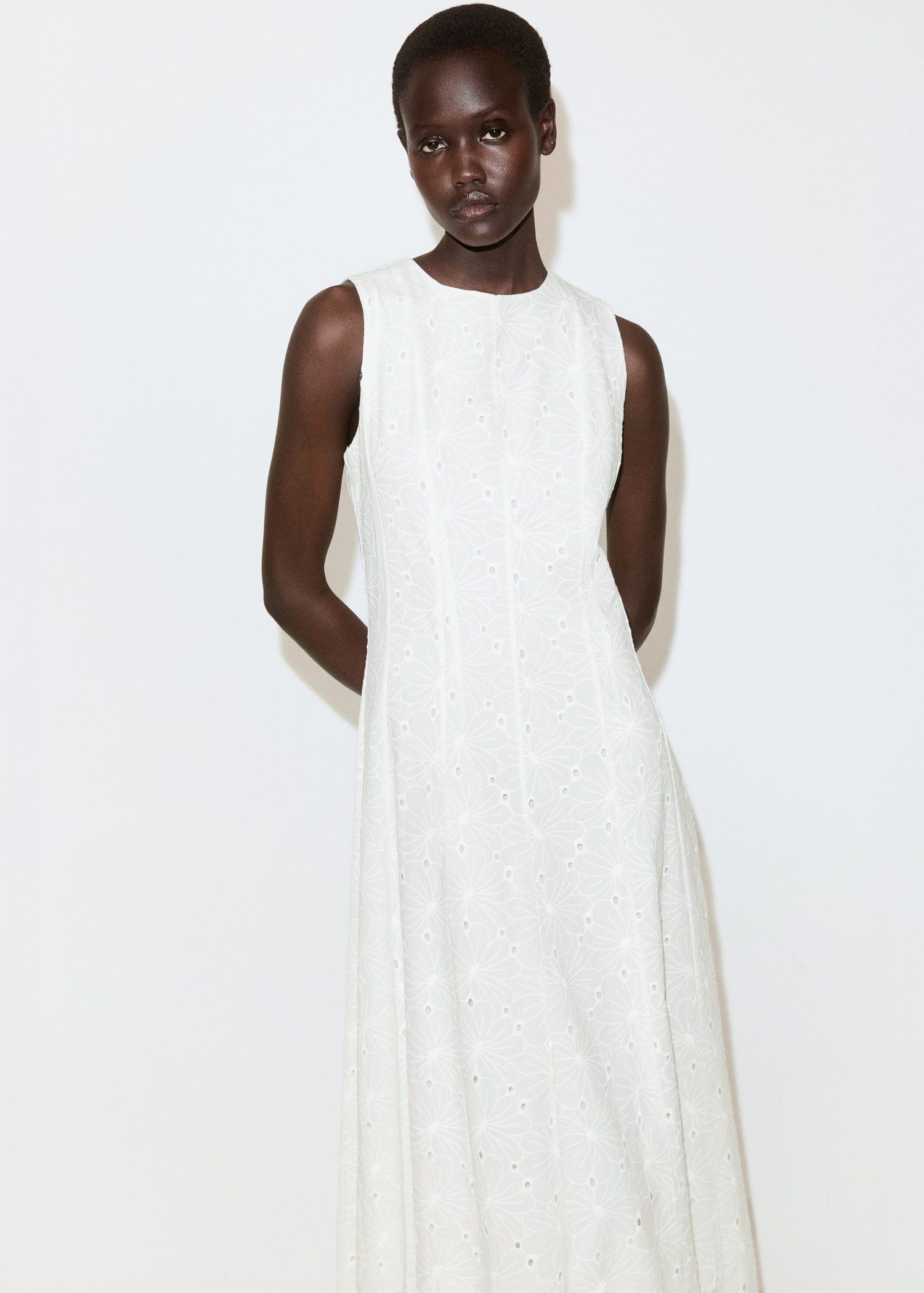 Embroidered lace flared dress