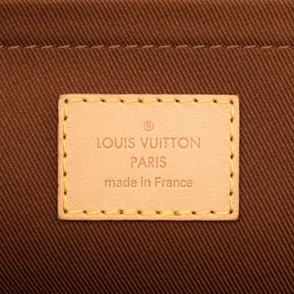 Louis Vuitton Clutch