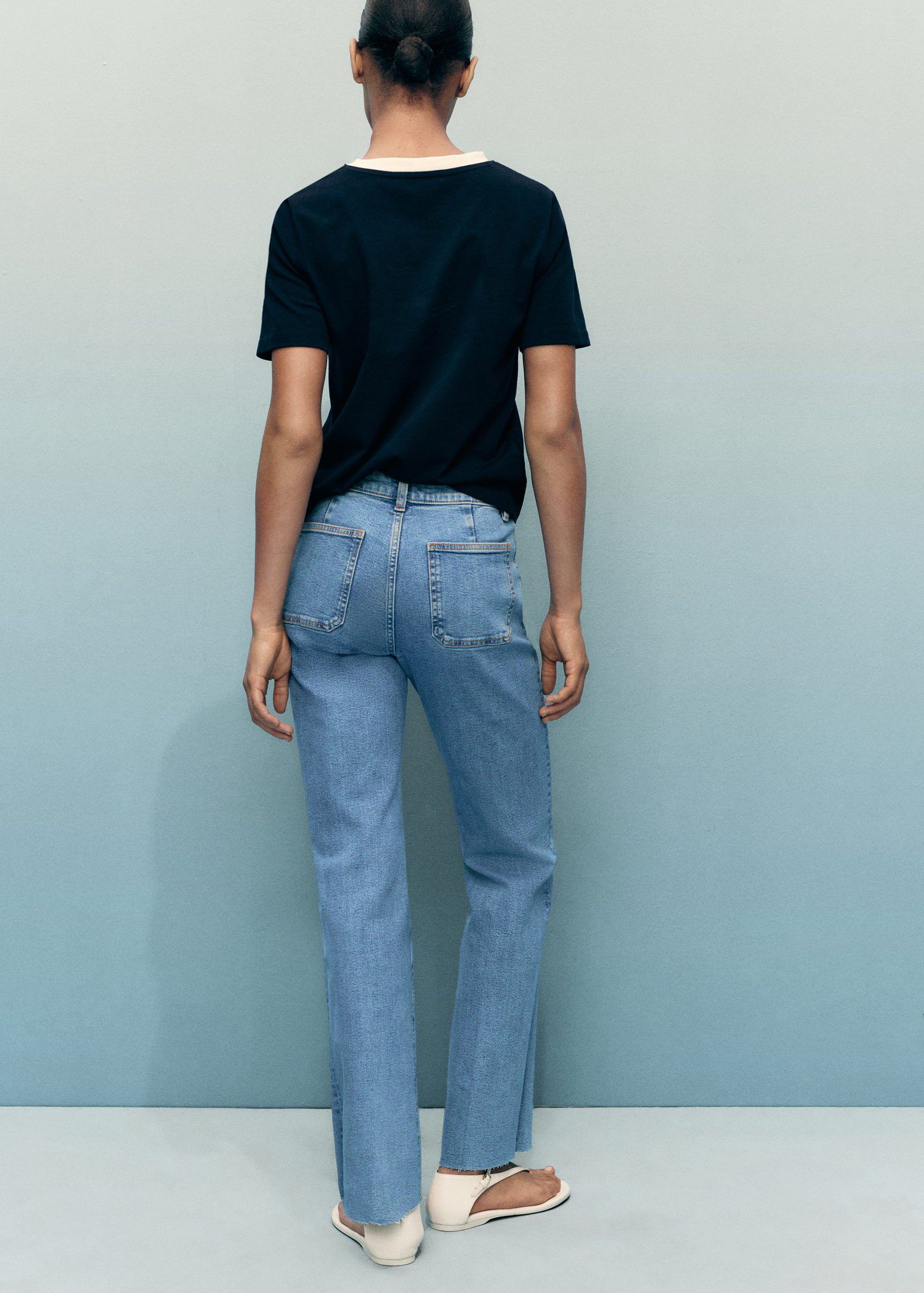 Flared cropped jeans with pockets