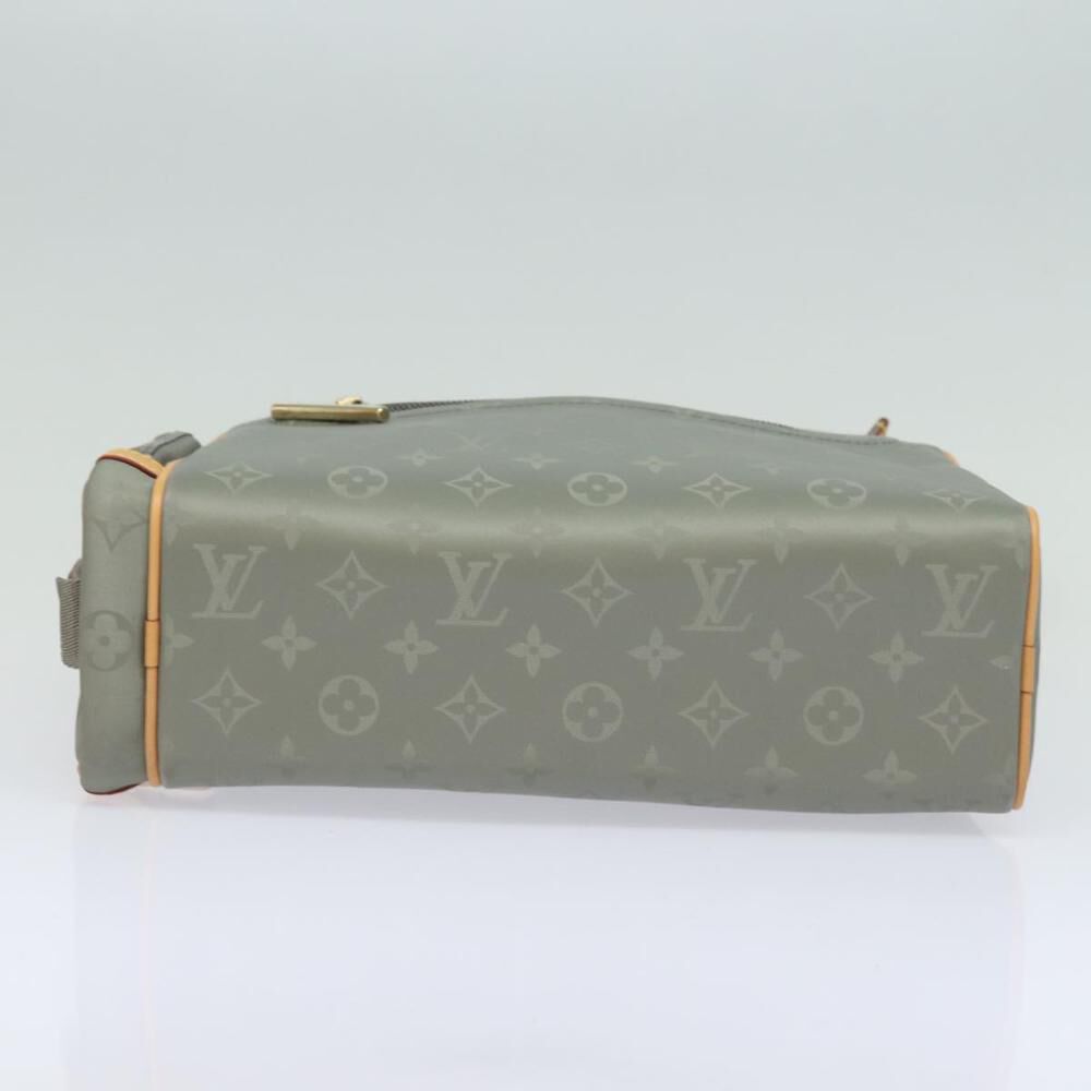 Louis Vuitton Shoulder Bags