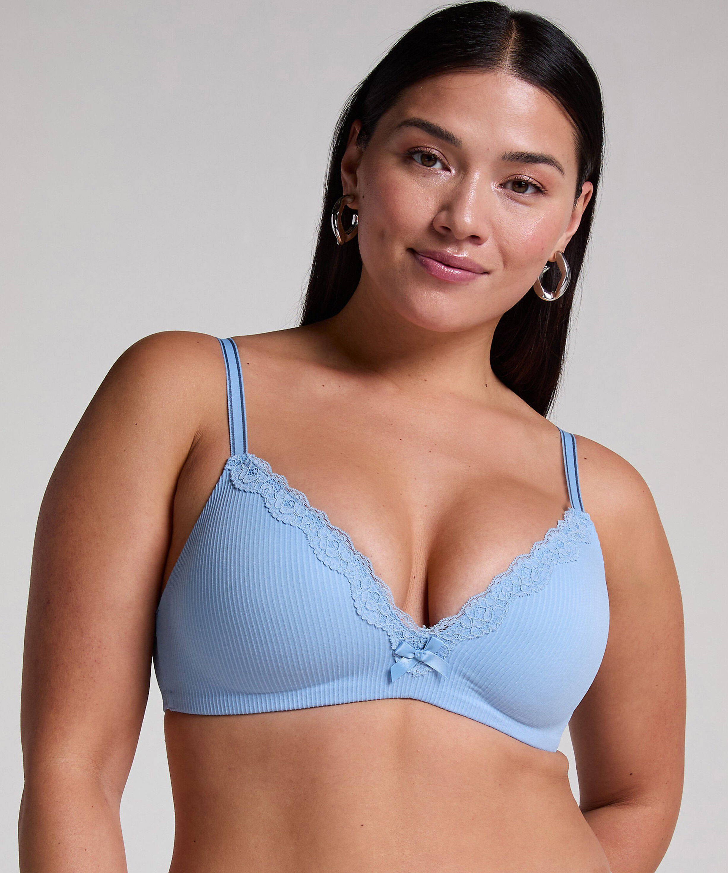 LOLA NON WIRED LOW DEM