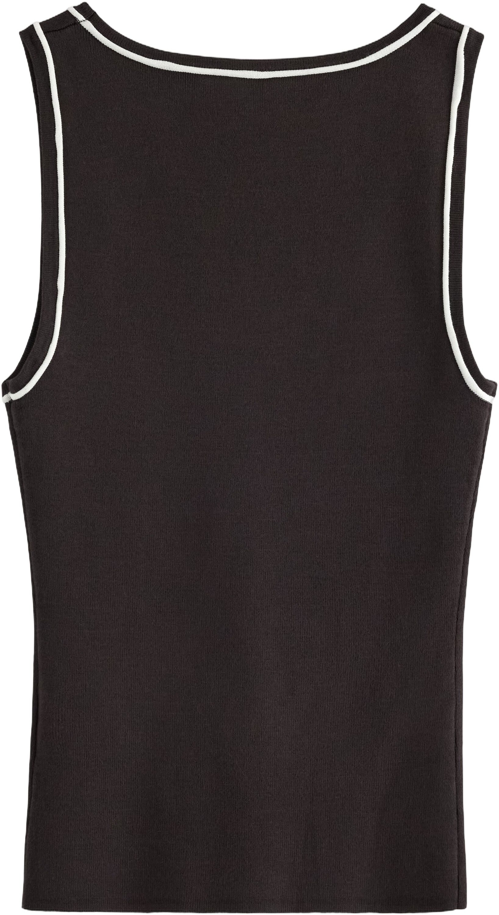 Finstickat linne med kontrasts&ouml;mmar