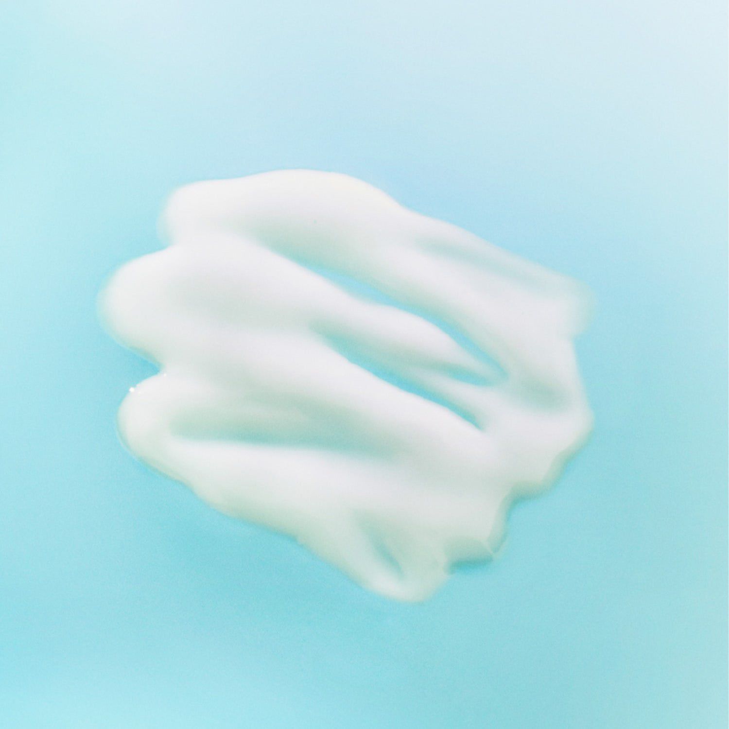 The Night Light - Oljefri fuktighetskr&auml;m med gr&aring;bo och niacinamid