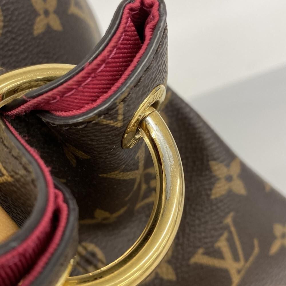 Louis Vuitton Shoulder Bags