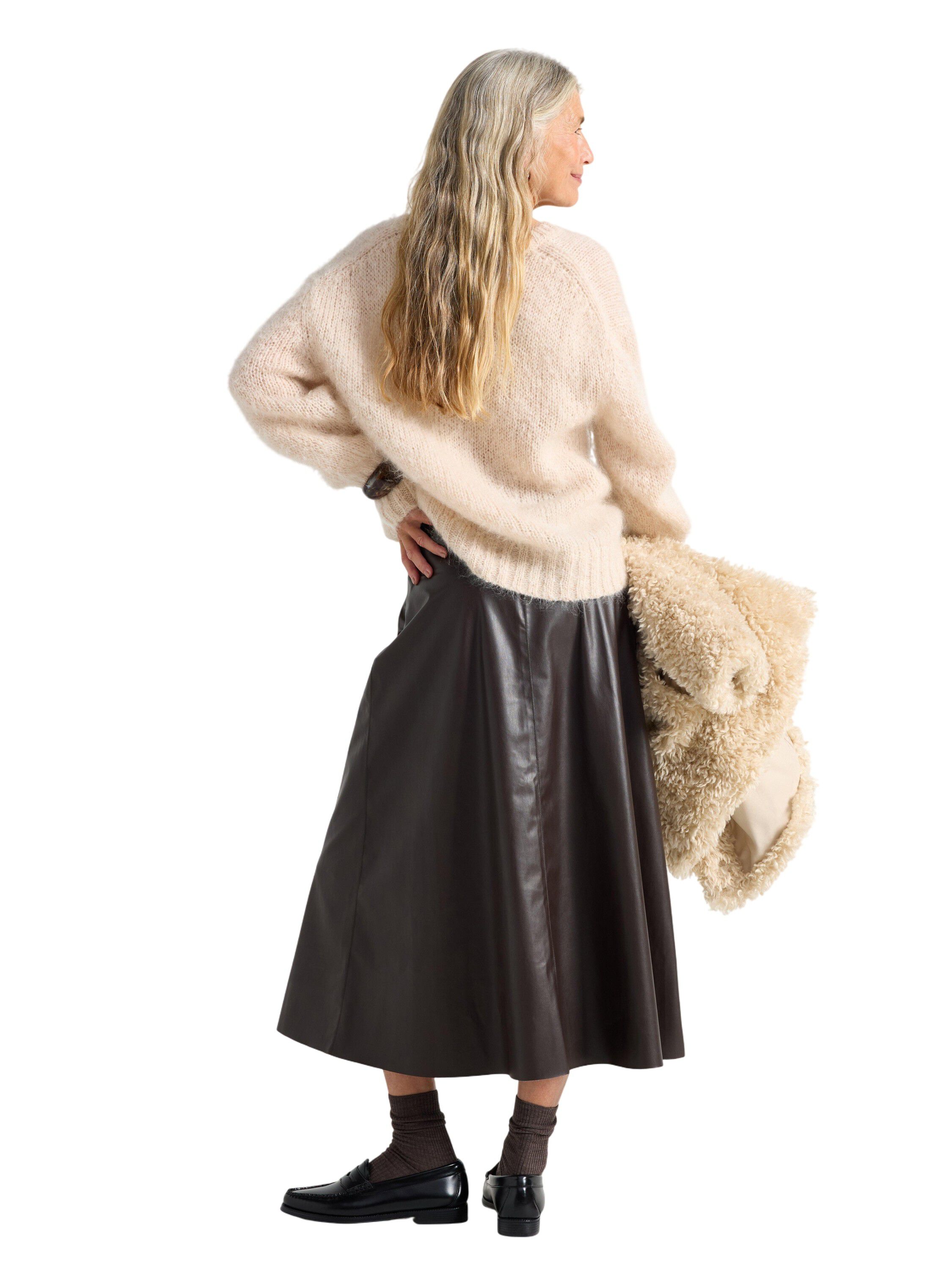 Flared midi skirt in imitation leat