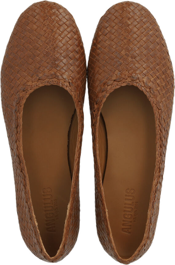 H&aring;ndflettet ballerina