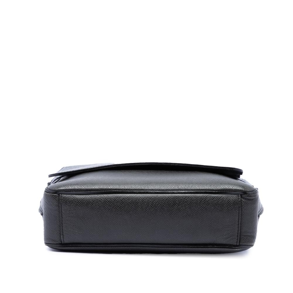 Louis Vuitton Crossbody Bag
