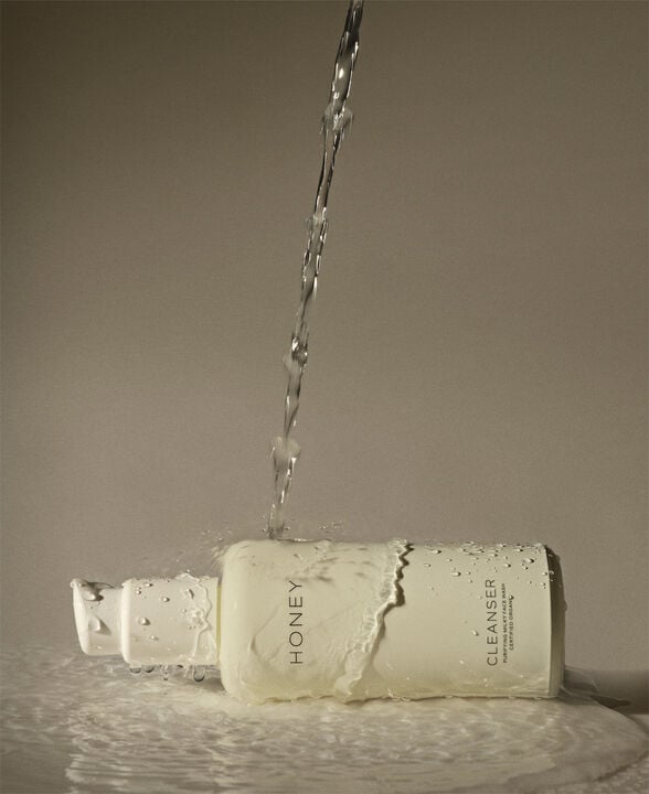 Cleanser - purifying milky face wash