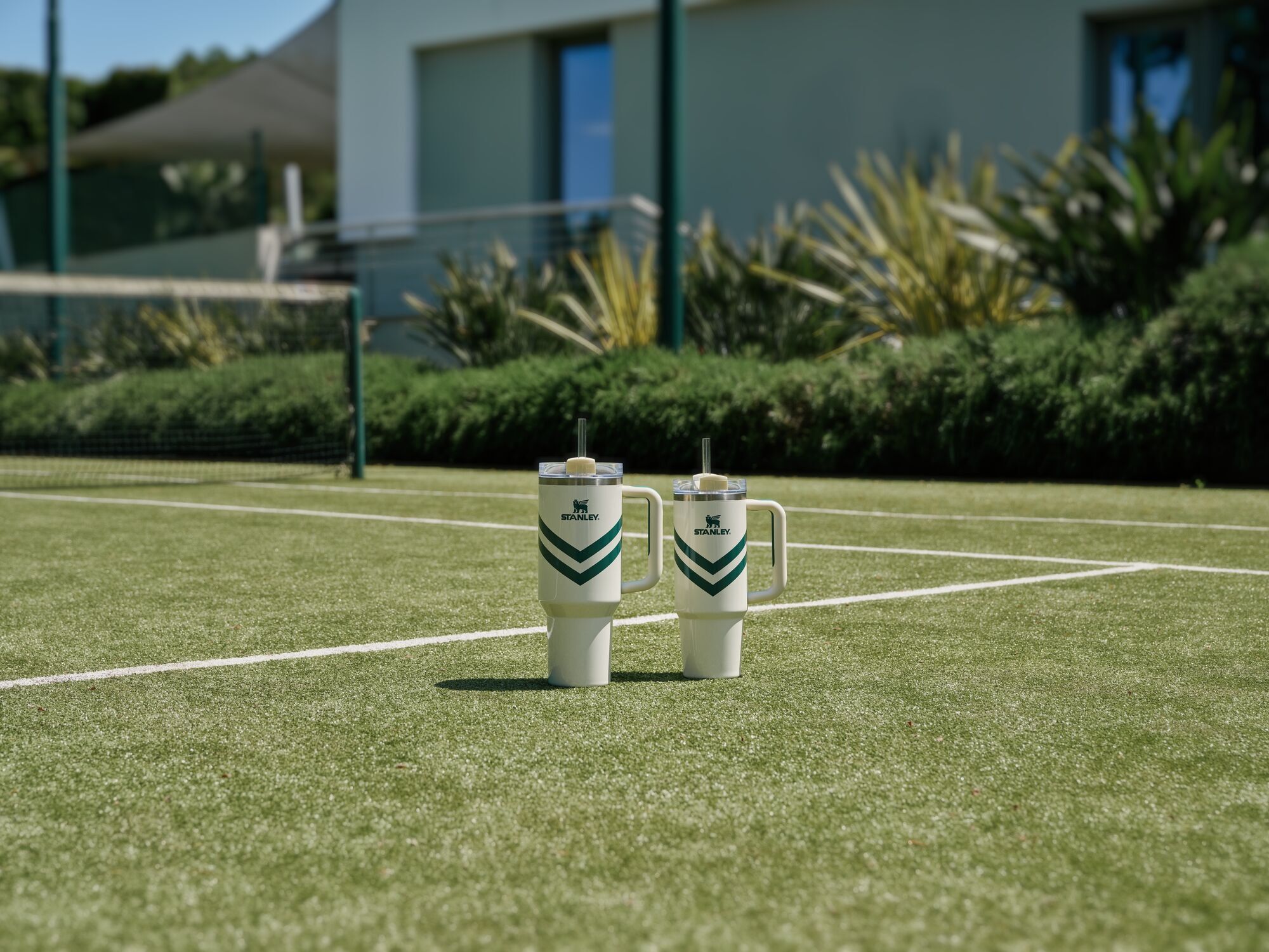 The Quencher H2. O FlowState Tumbler 0. 89L / 30oz COURTSIDE C