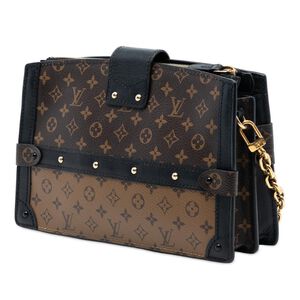 Louis Vuitton Shoulder Bags