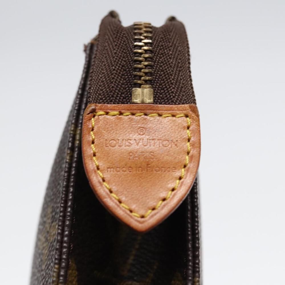 Louis Vuitton Poche Toilette