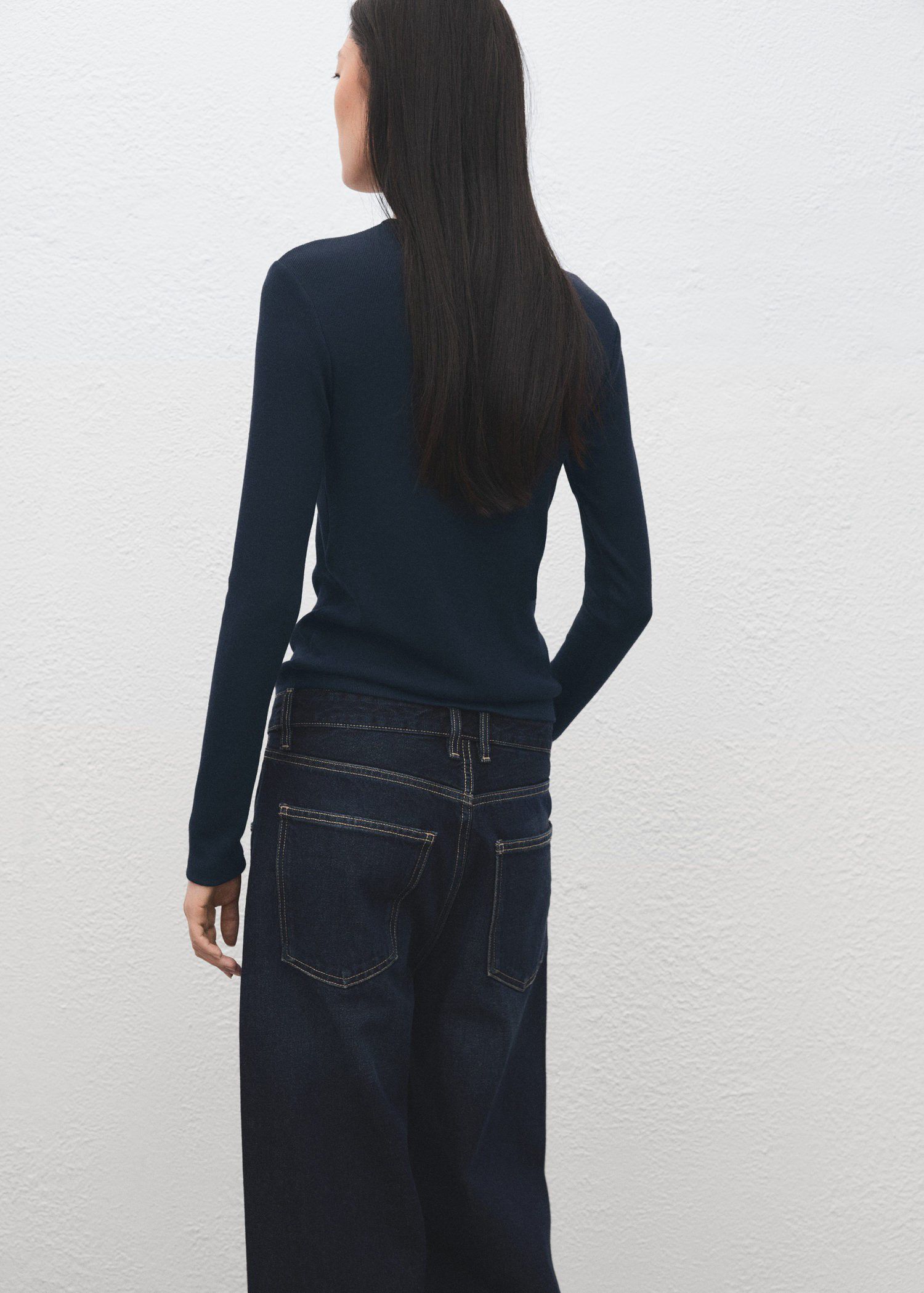 Ribbed long-sleeved t-shirt