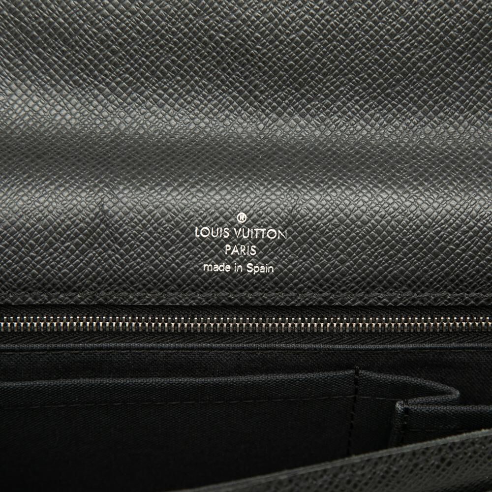 Louis Vuitton Clutch