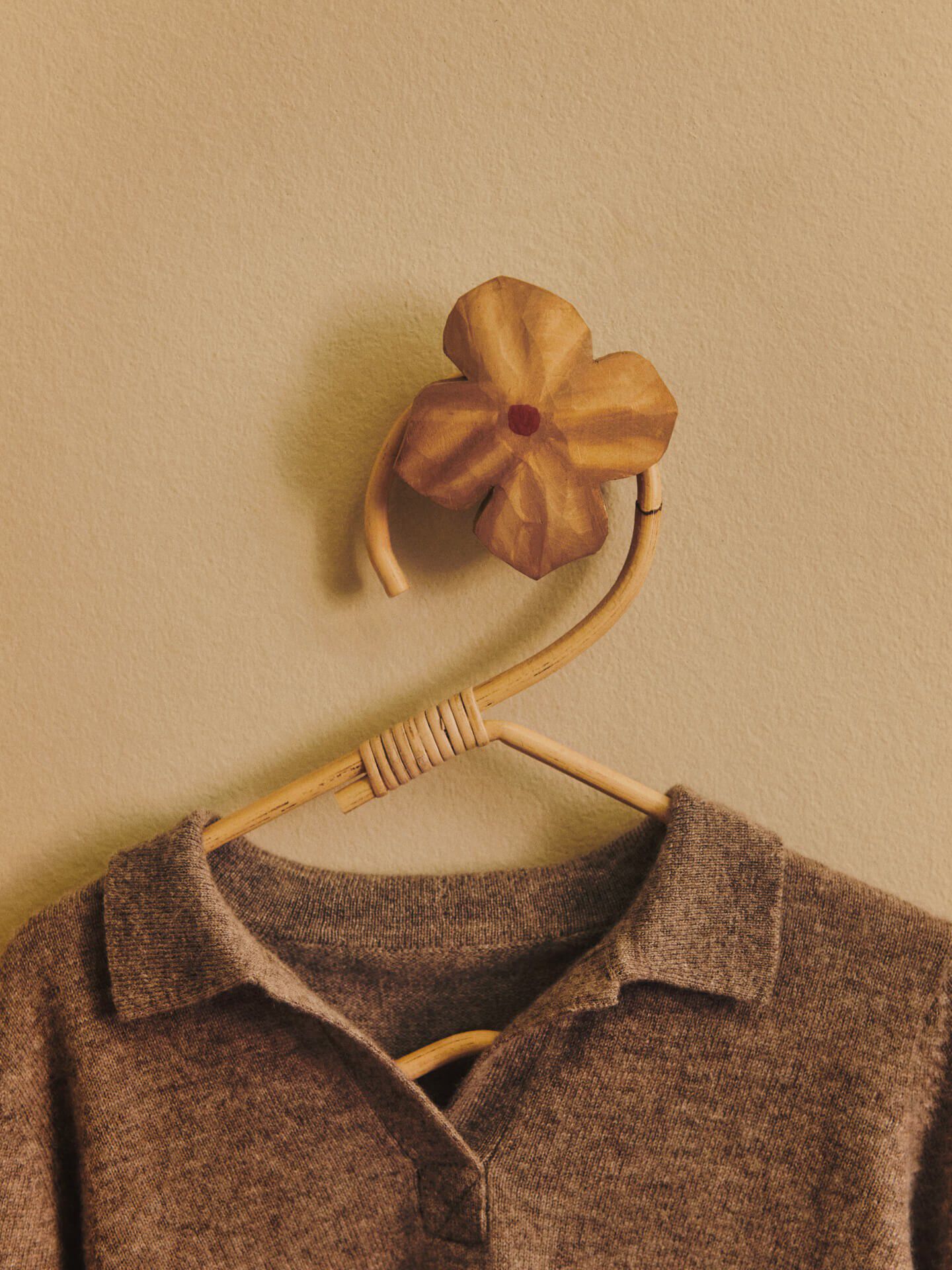 Poesie Hand-carved Hook - Rose