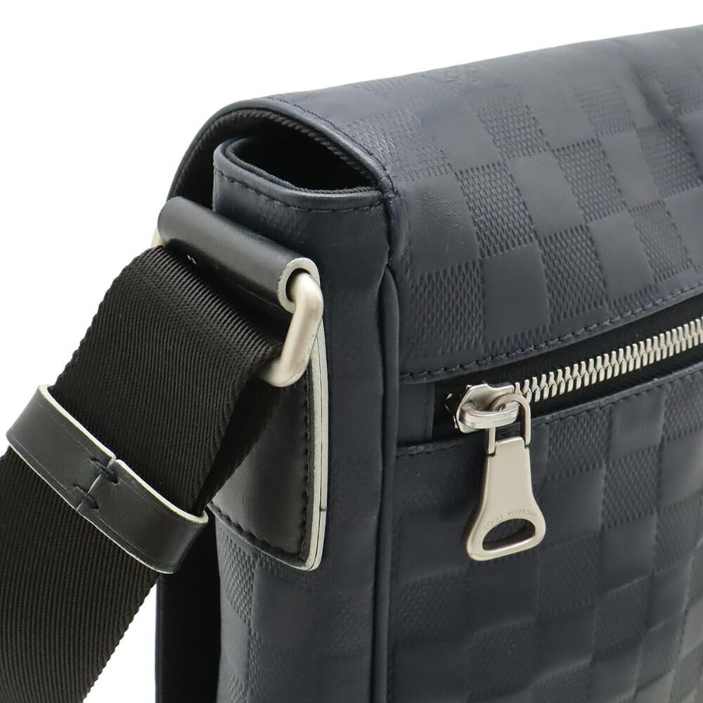 Louis Vuitton District