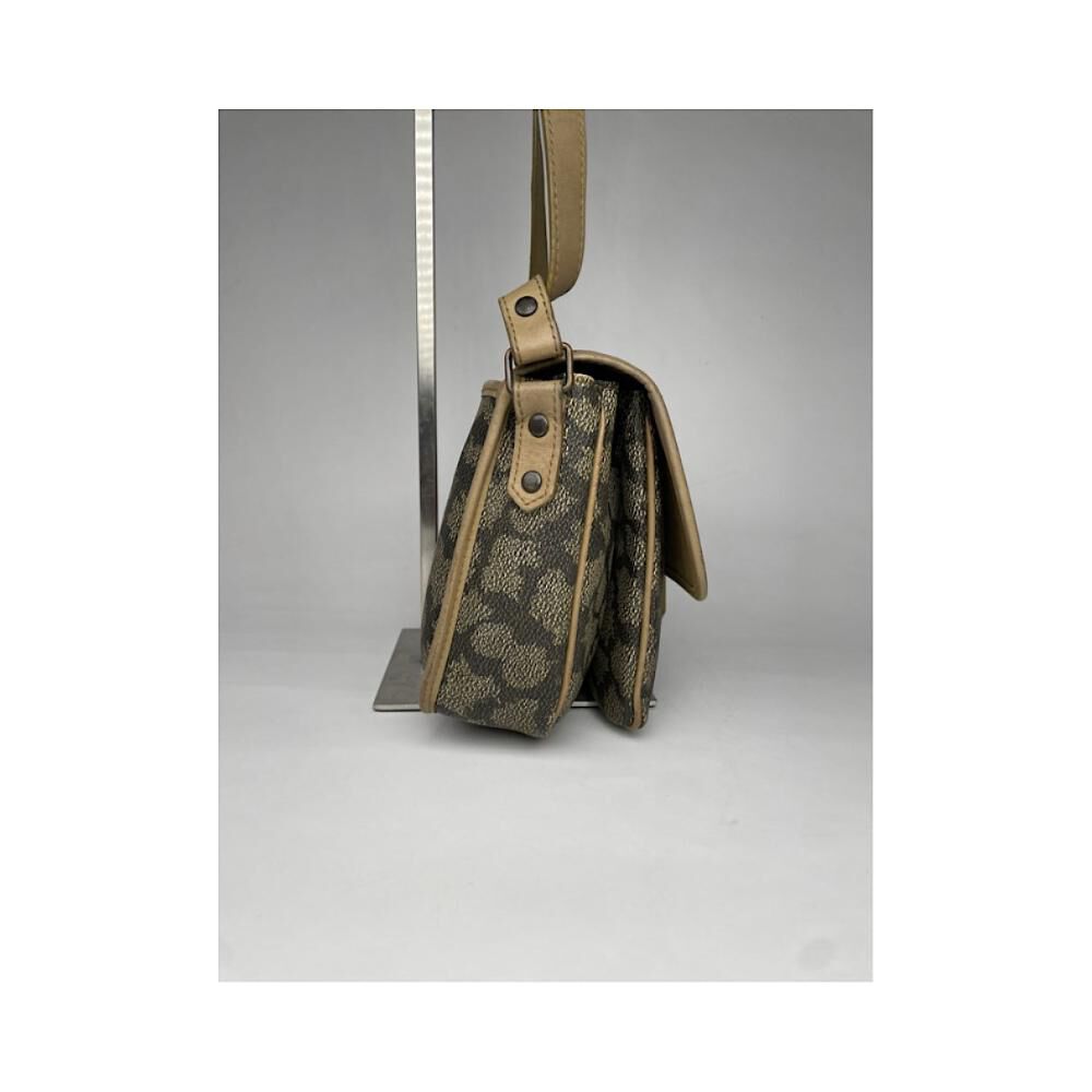 Yves Saint Laurent Shoulder Bag