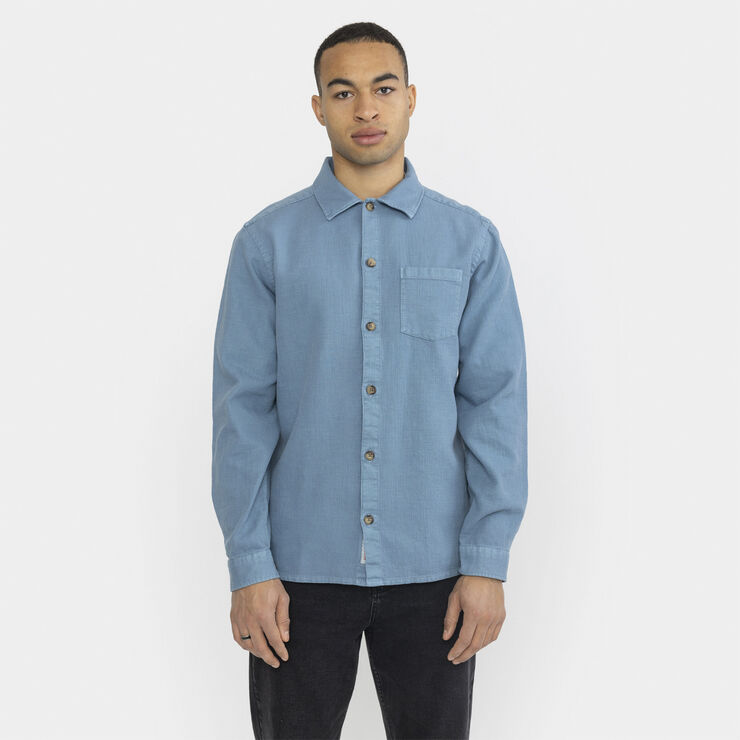 A casual overshirt in a structured garment dyed cotton fabri