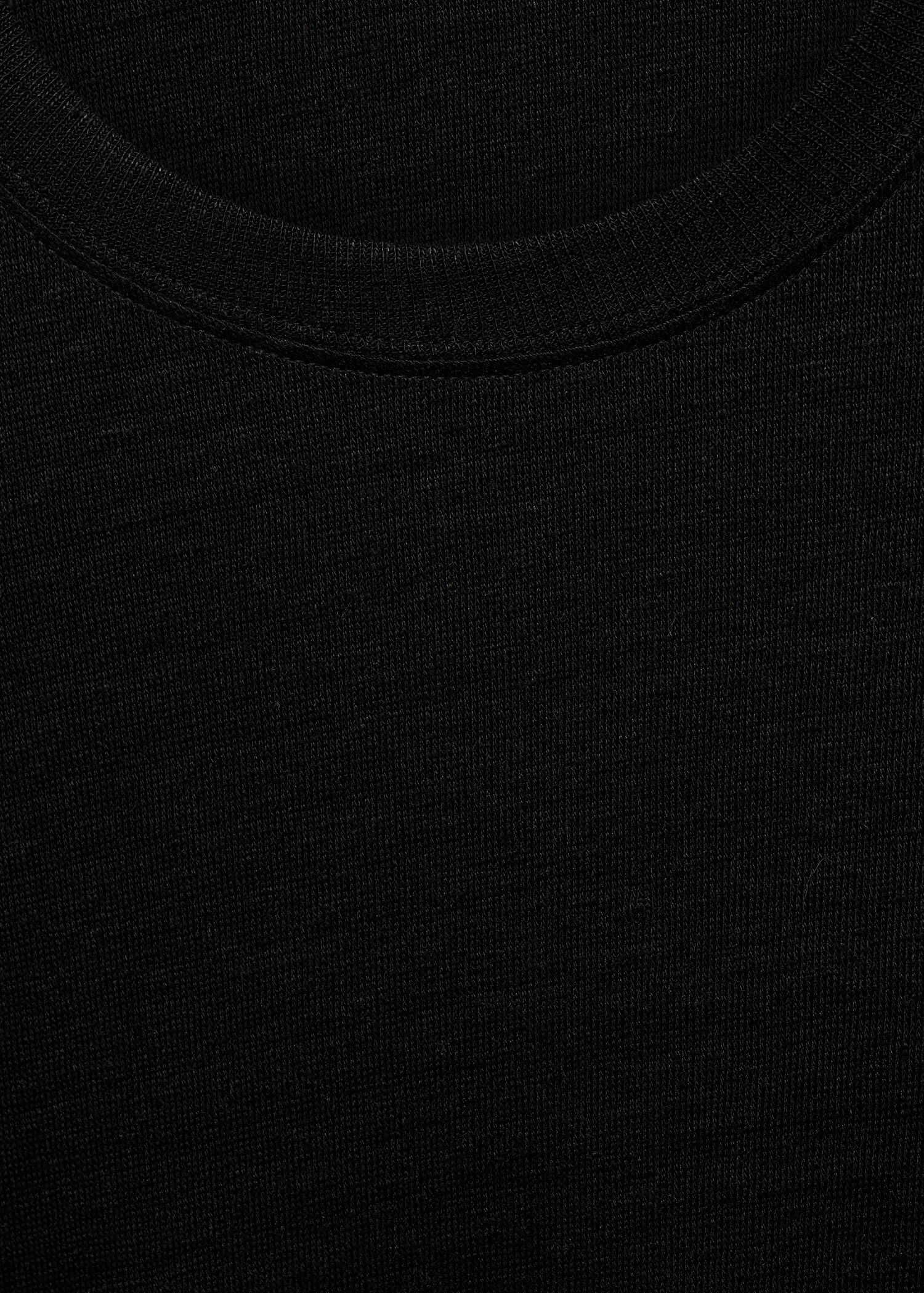 Short-sleeved linen t-shirt