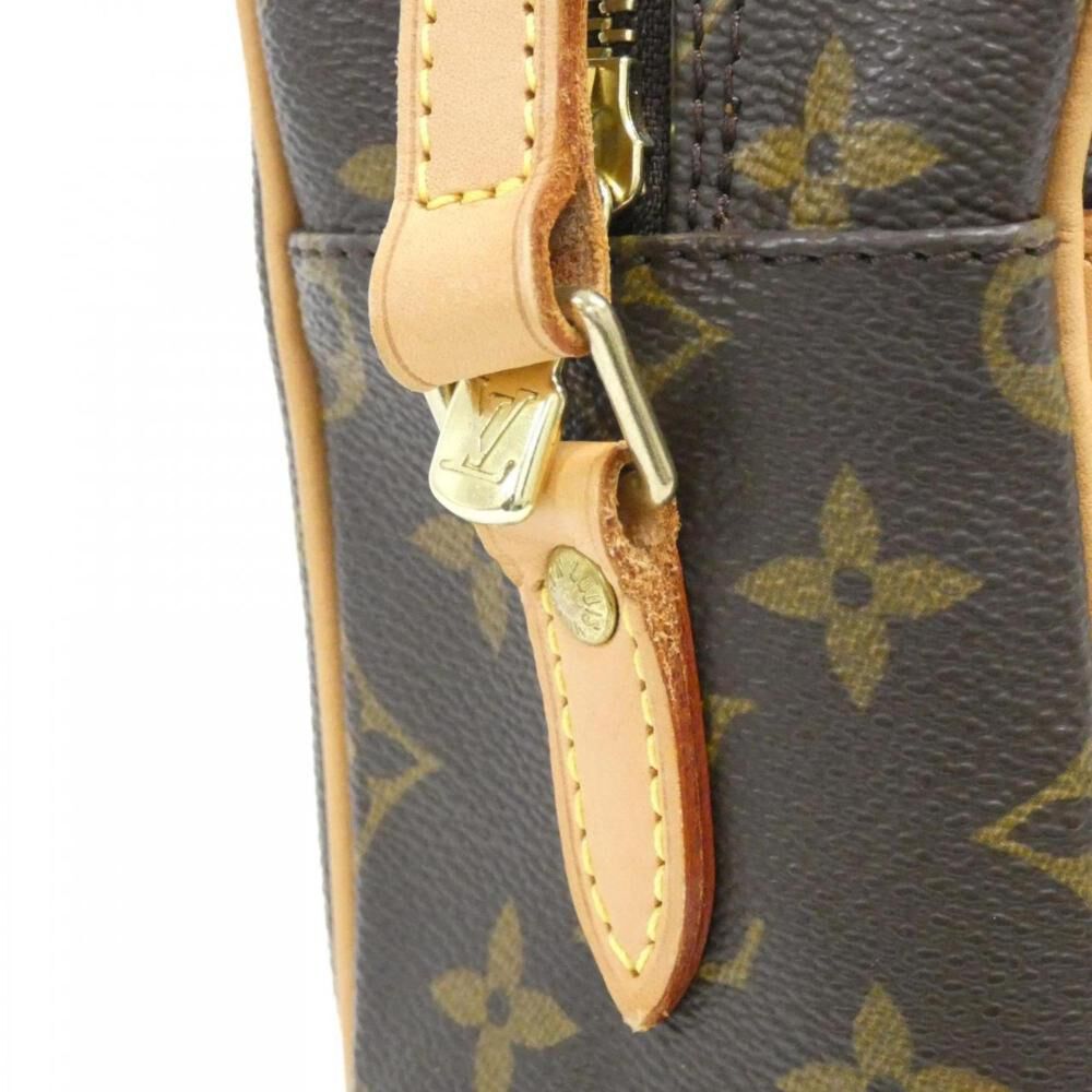 Louis Vuitton Shoulder Bags