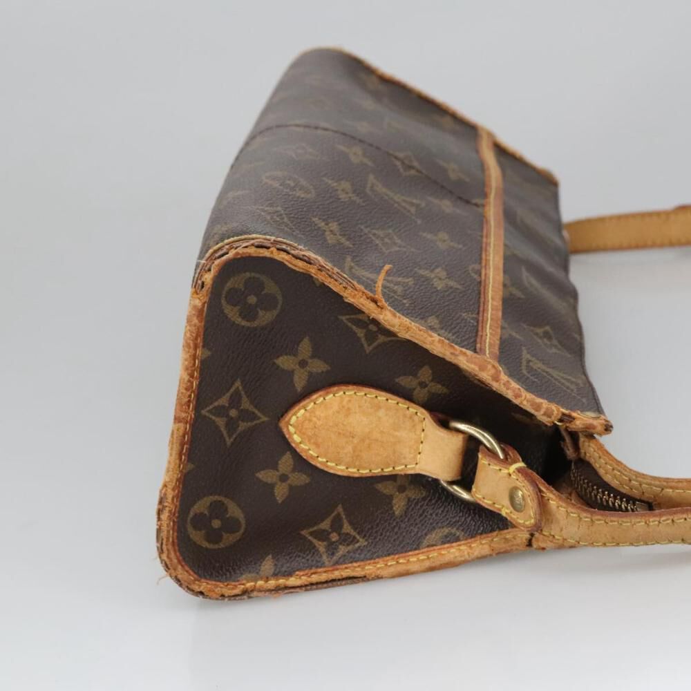 Louis Vuitton Shoulder Bags