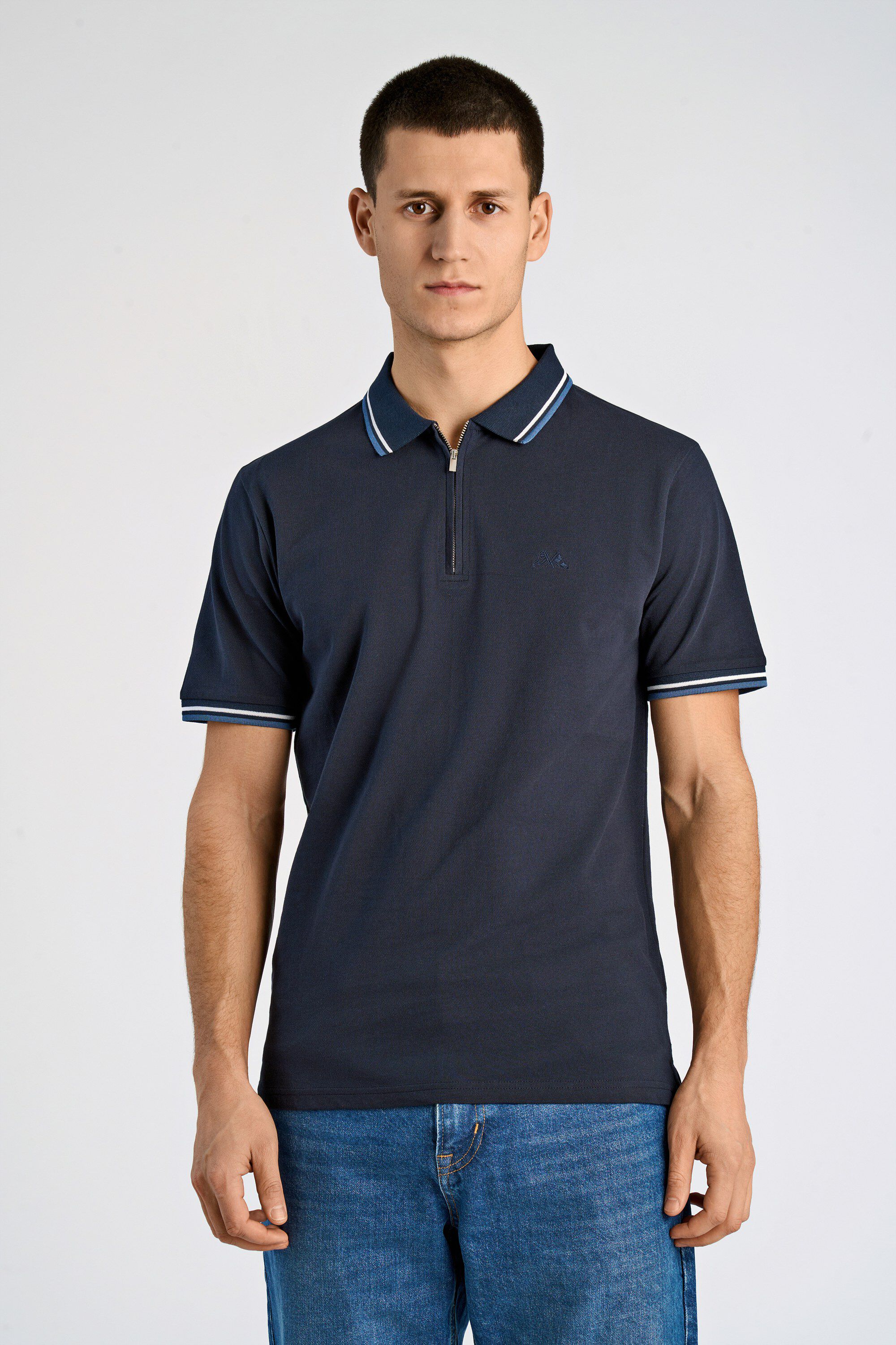 Polo shirt w. zip neck