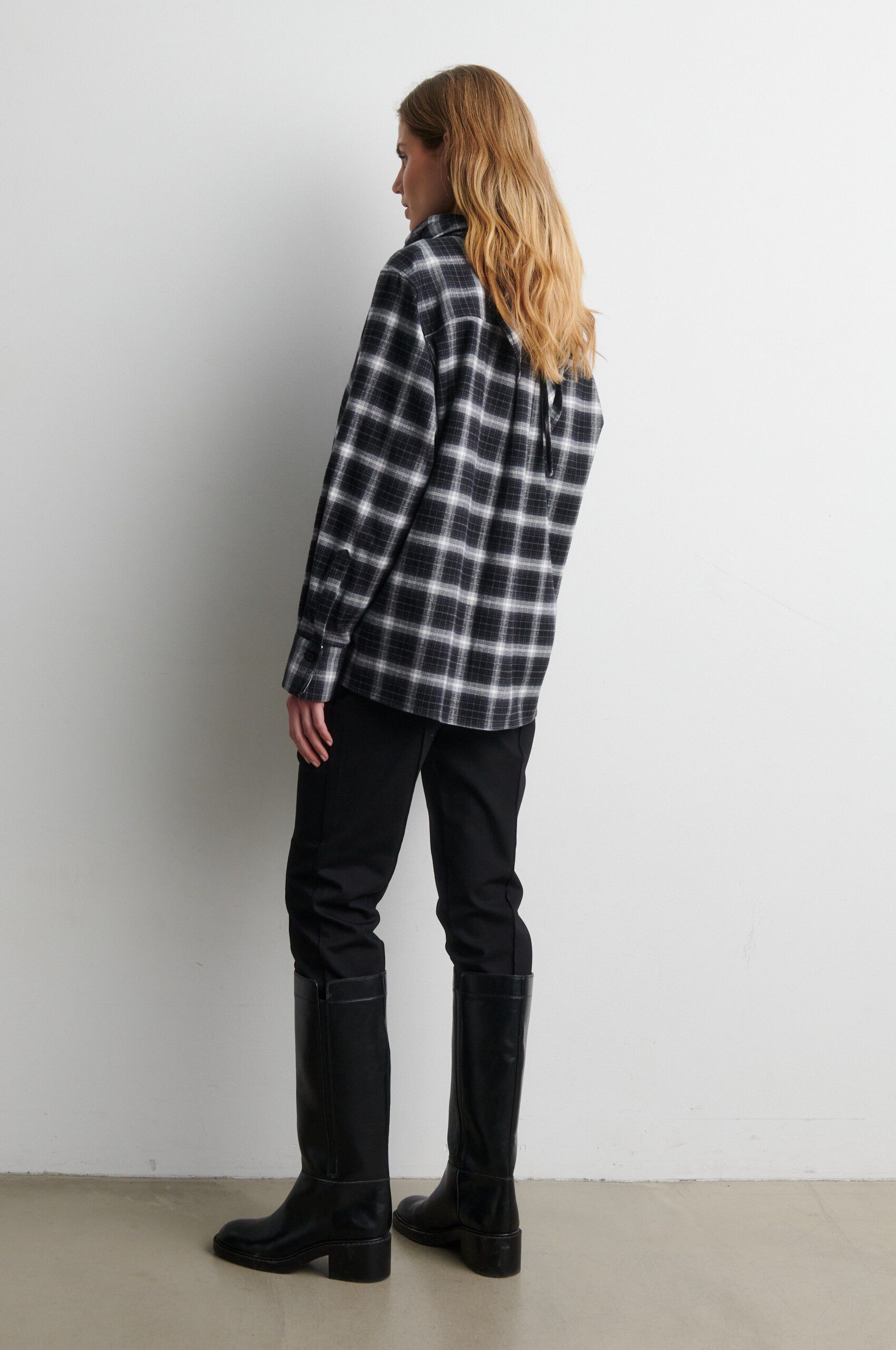 Genola Shirt