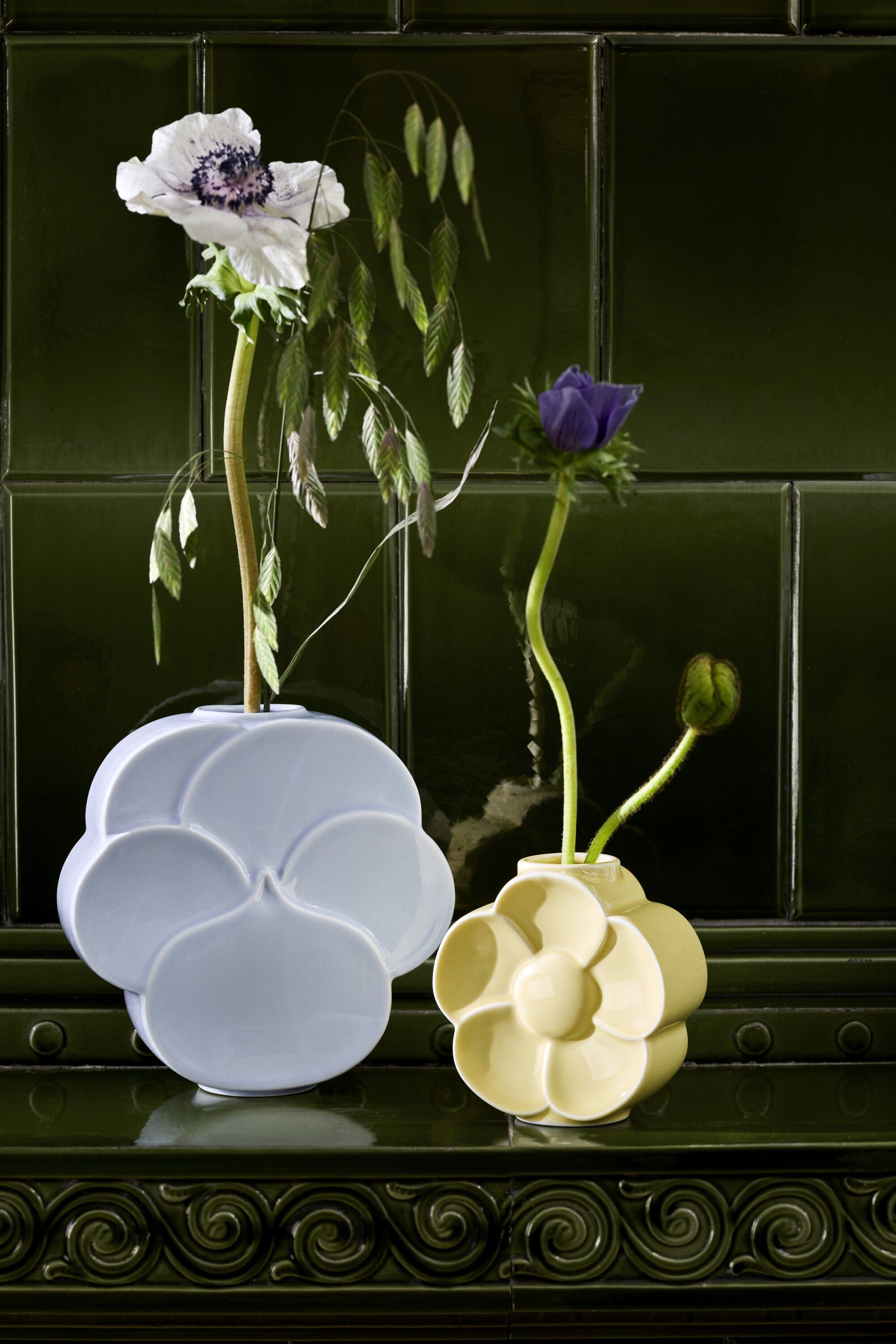 Flower Vase Stedmoderblomst H17 cm bl&aring; porcel&aelig;n