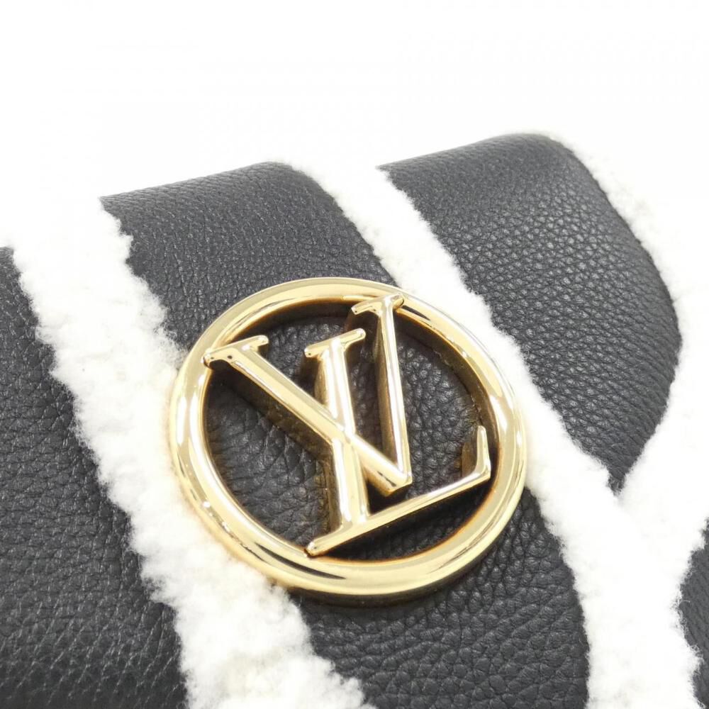 Louis Vuitton Shoulder Bags