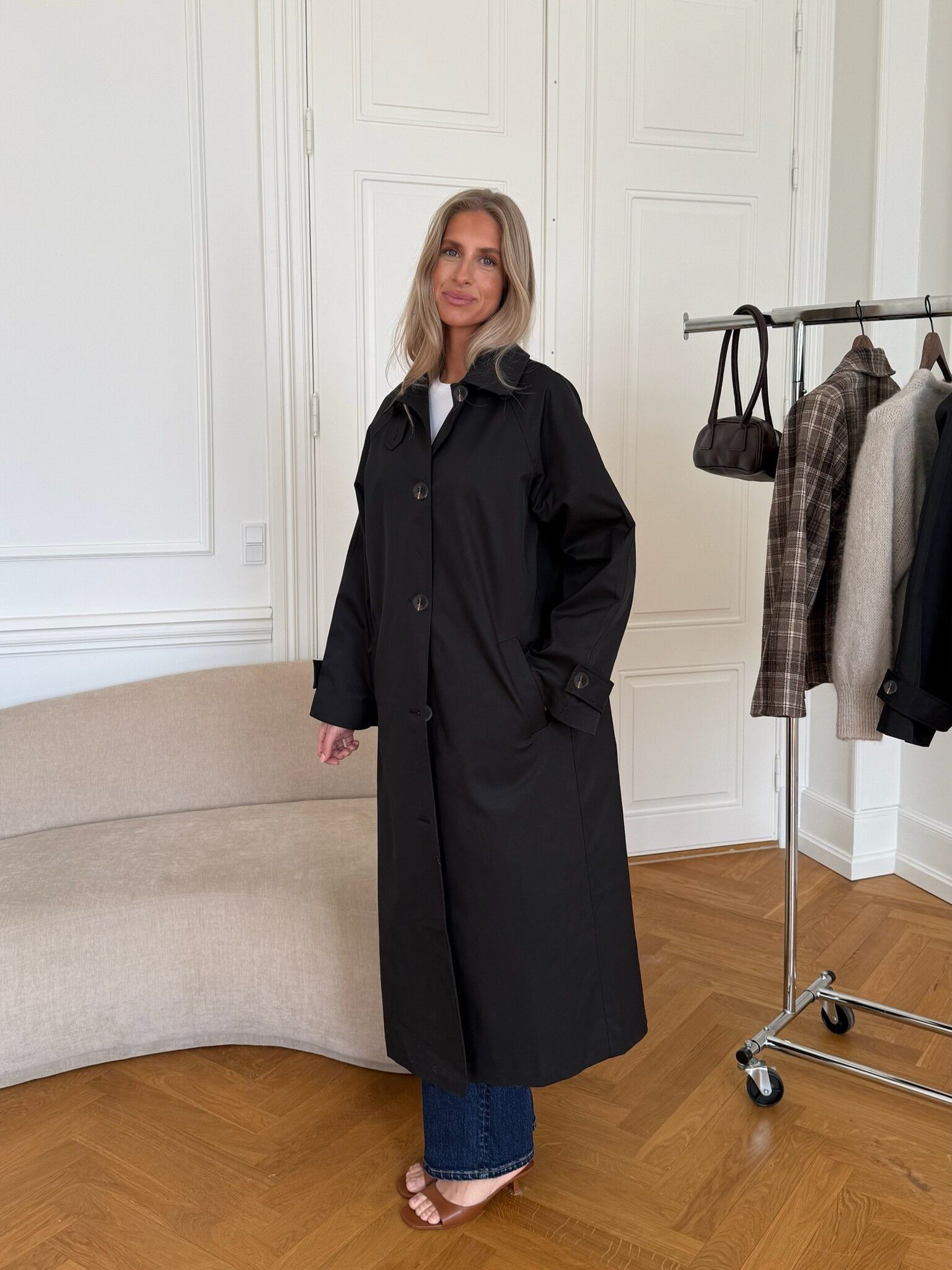 AvaIC Trenchcoat