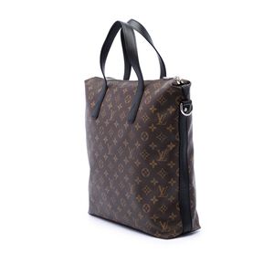 Louis Vuitton Shoulder Bags