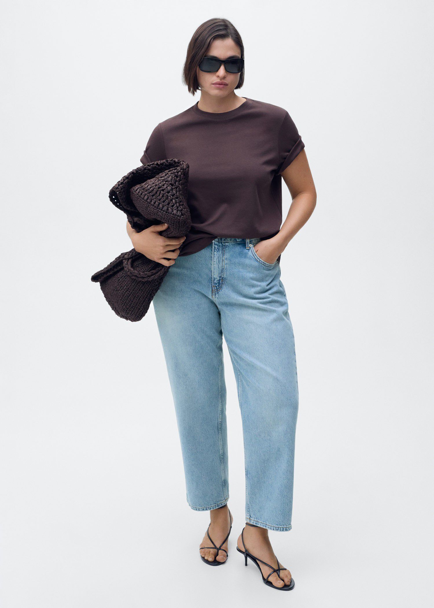 Mid-rise straight jeans