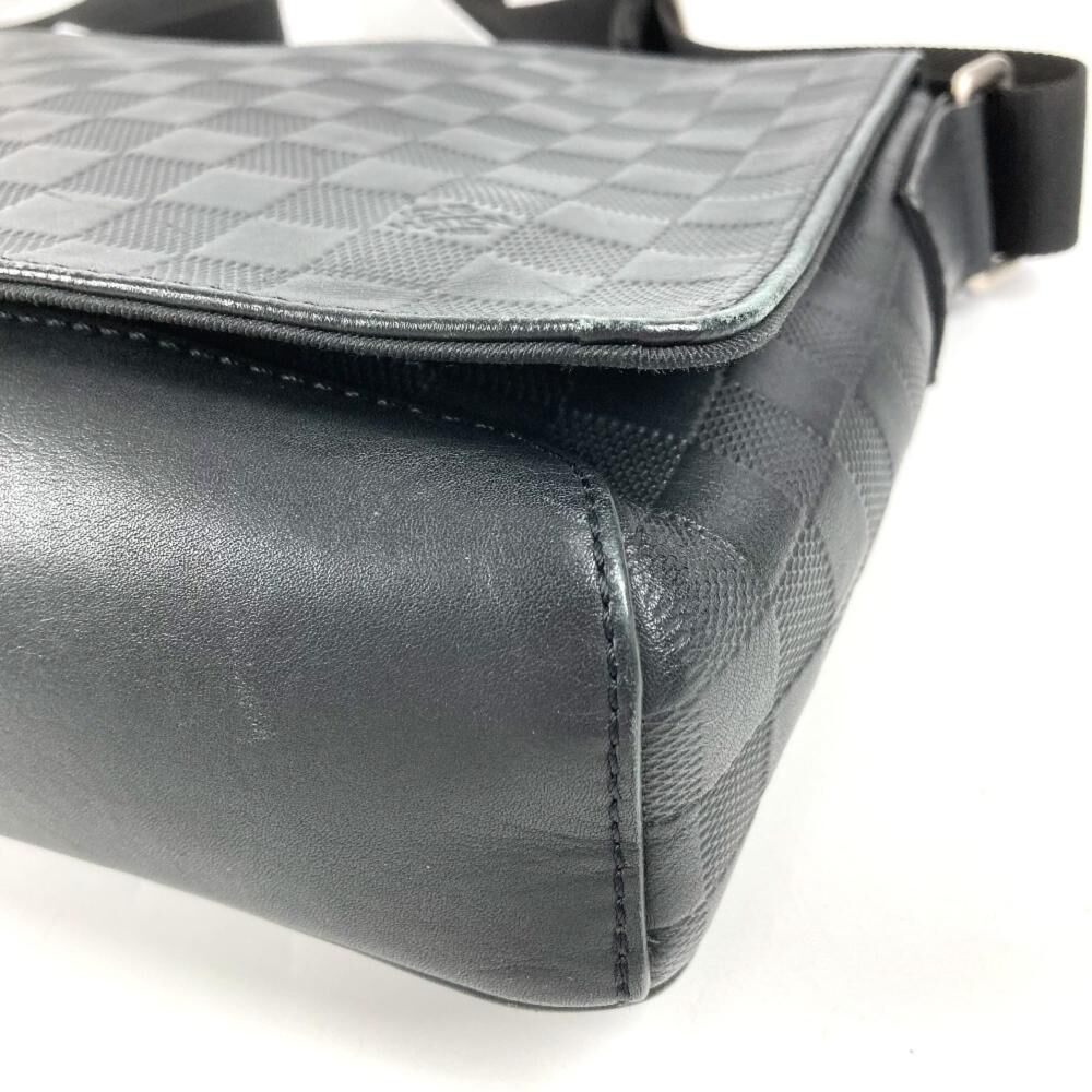 Louis Vuitton District