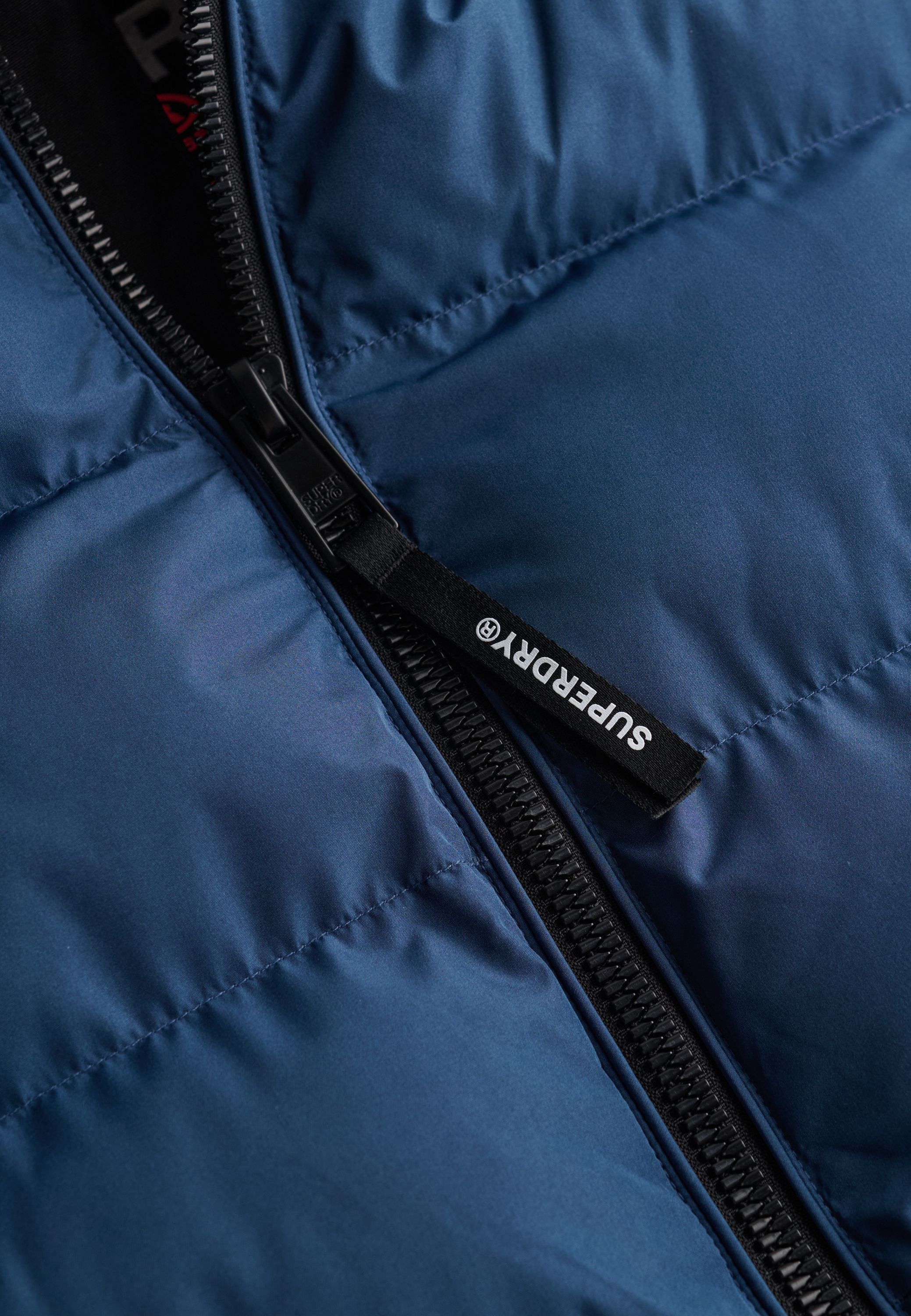 HOODED SPORTS PUFFER JACKET