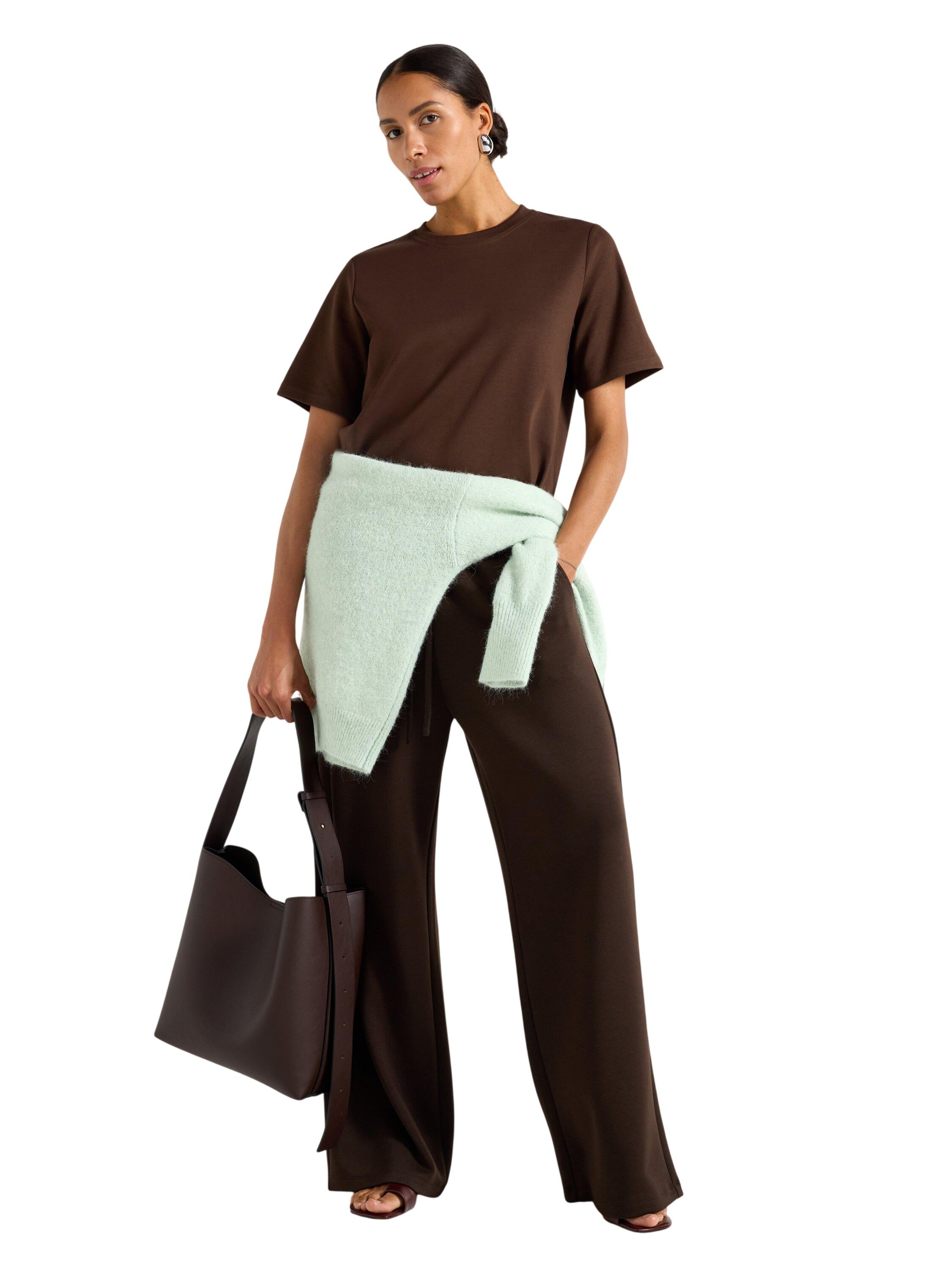 Kortermet t-skjorte i litt kraftige