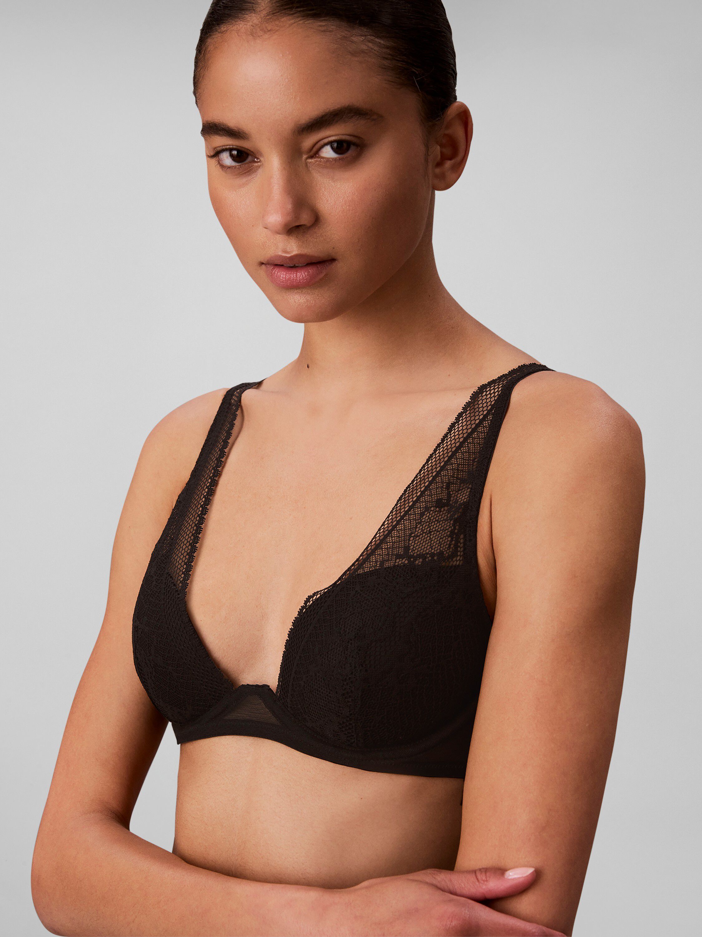 LIGHTLY LINED PLUNGE