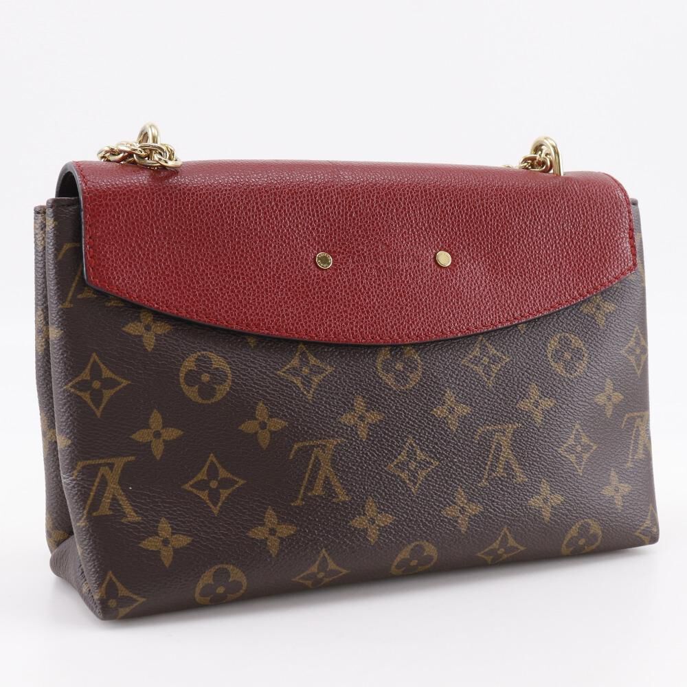 Louis Vuitton Shoulder Bags