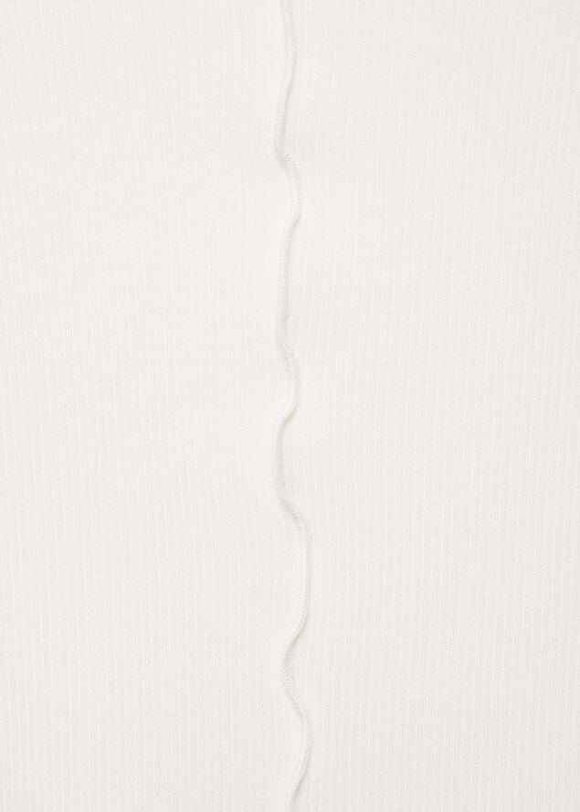 Ribbed t-shirt with scalloped trim