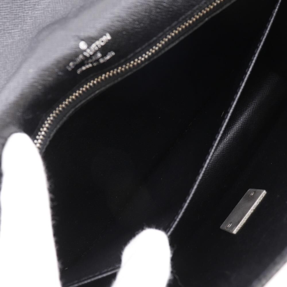 Louis Vuitton Clutch