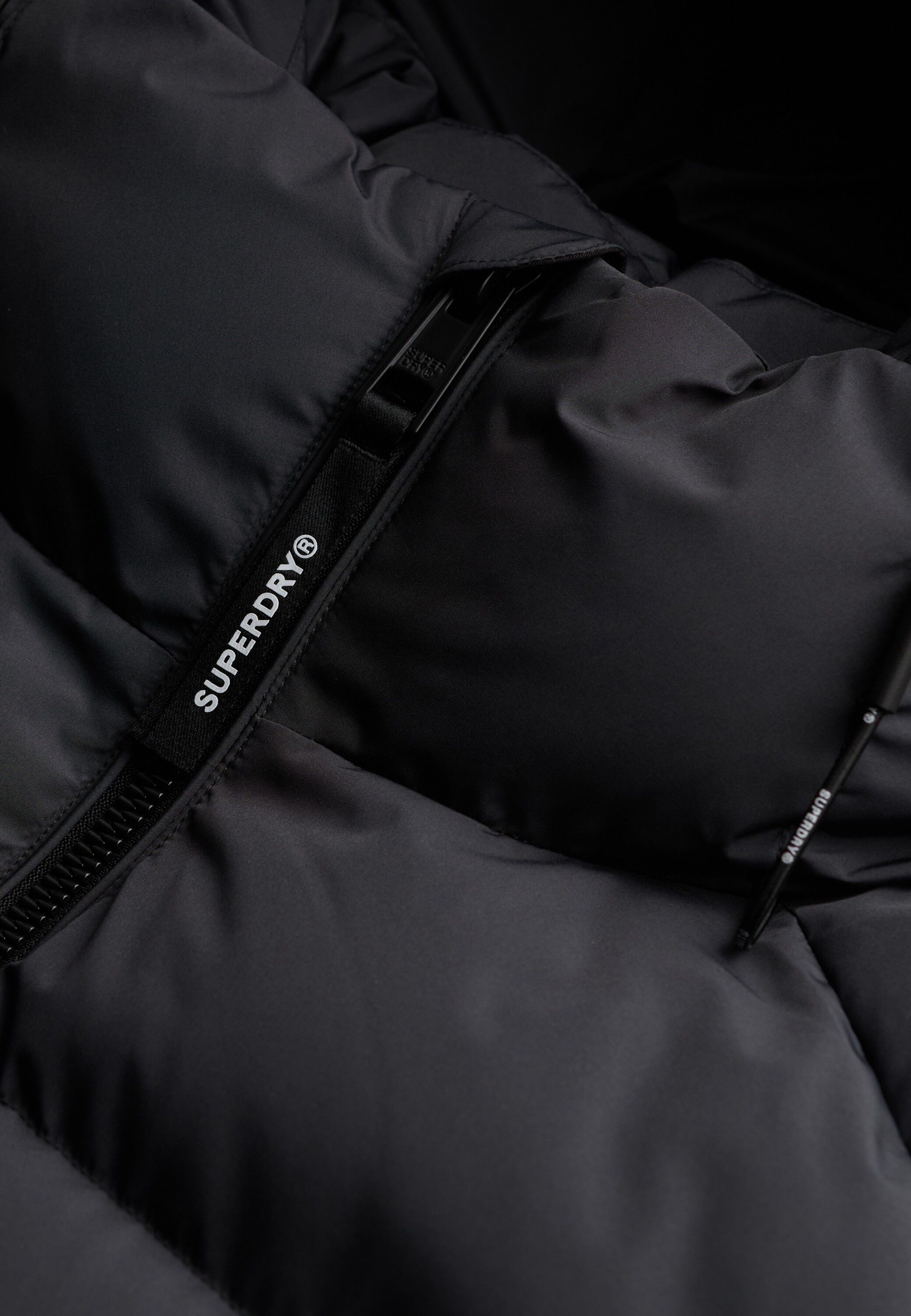 HOODED SPORTS PUFFER JACKET