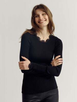 Silk t-shirt w/ lace