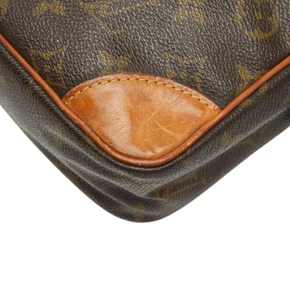 Louis Vuitton Clutch