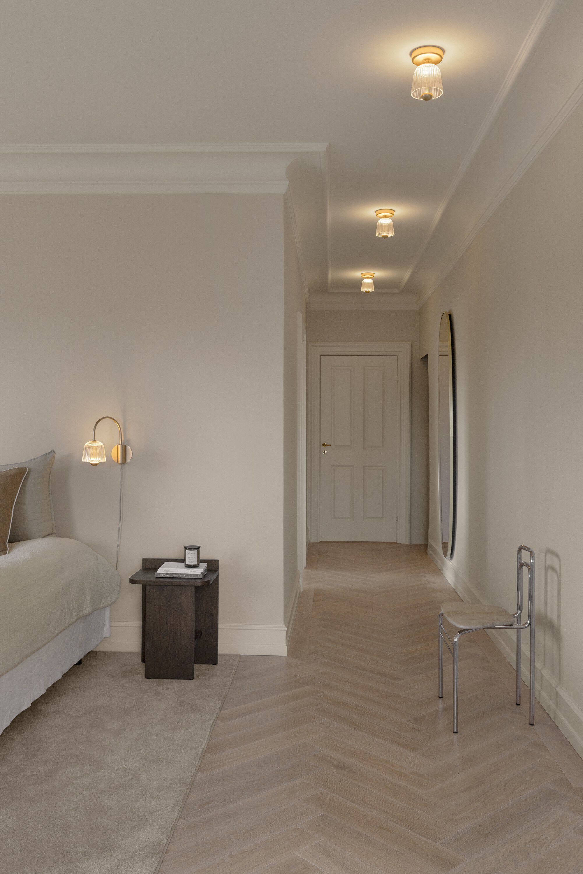 Asteea Ceiling, satin brass / ripple clear