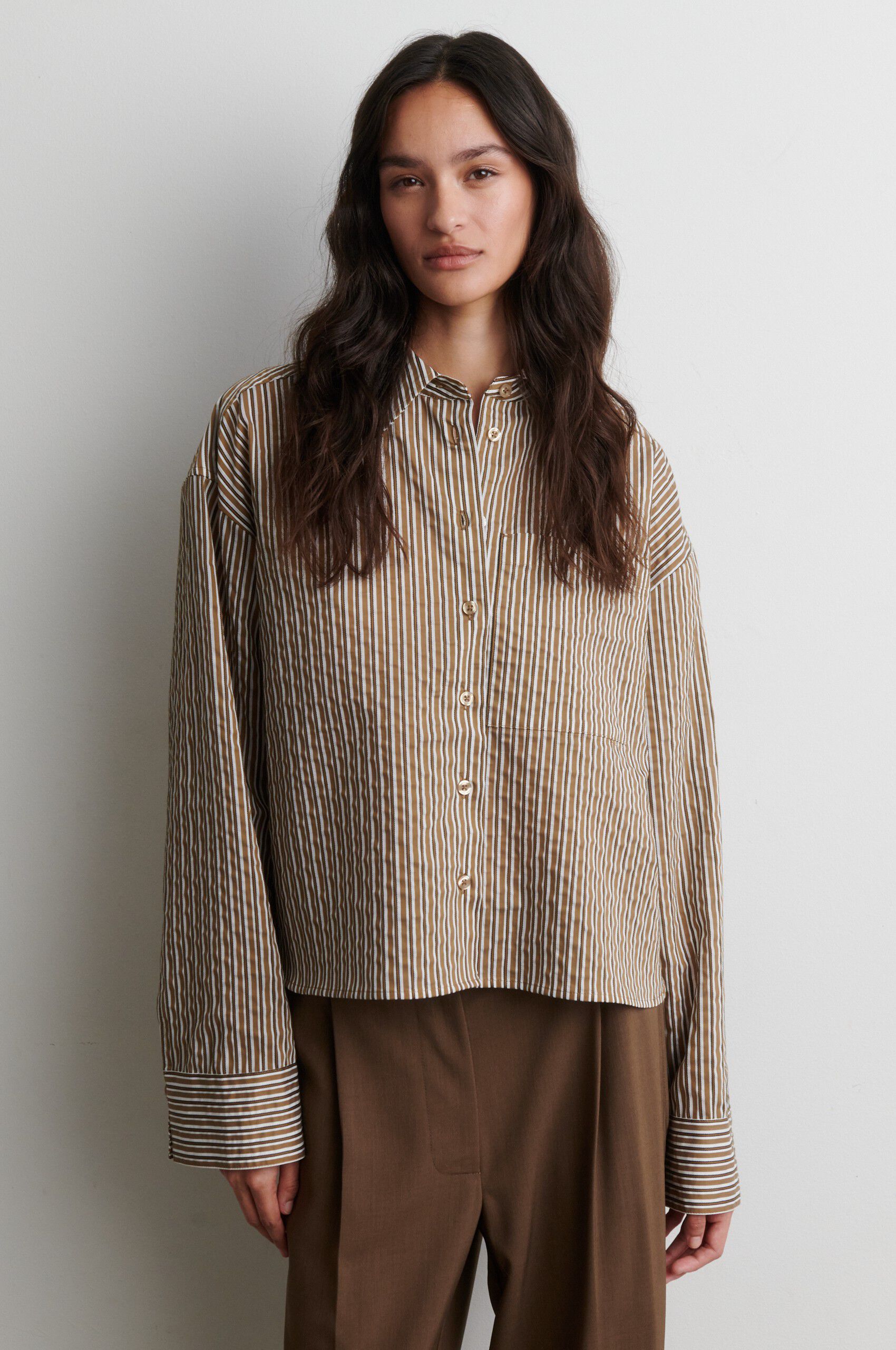 Vena Cropped Shirt