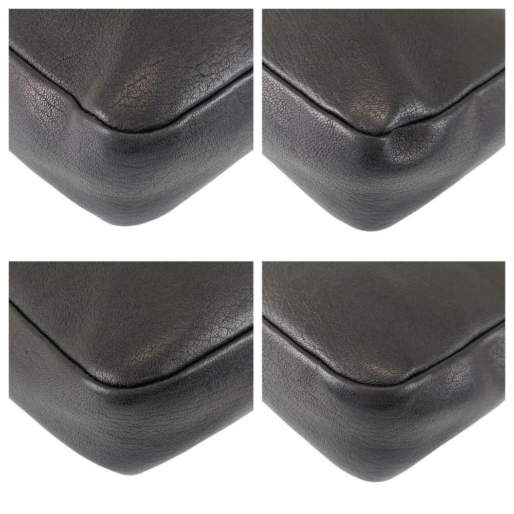 Yves Saint Laurent Shoulder Bag