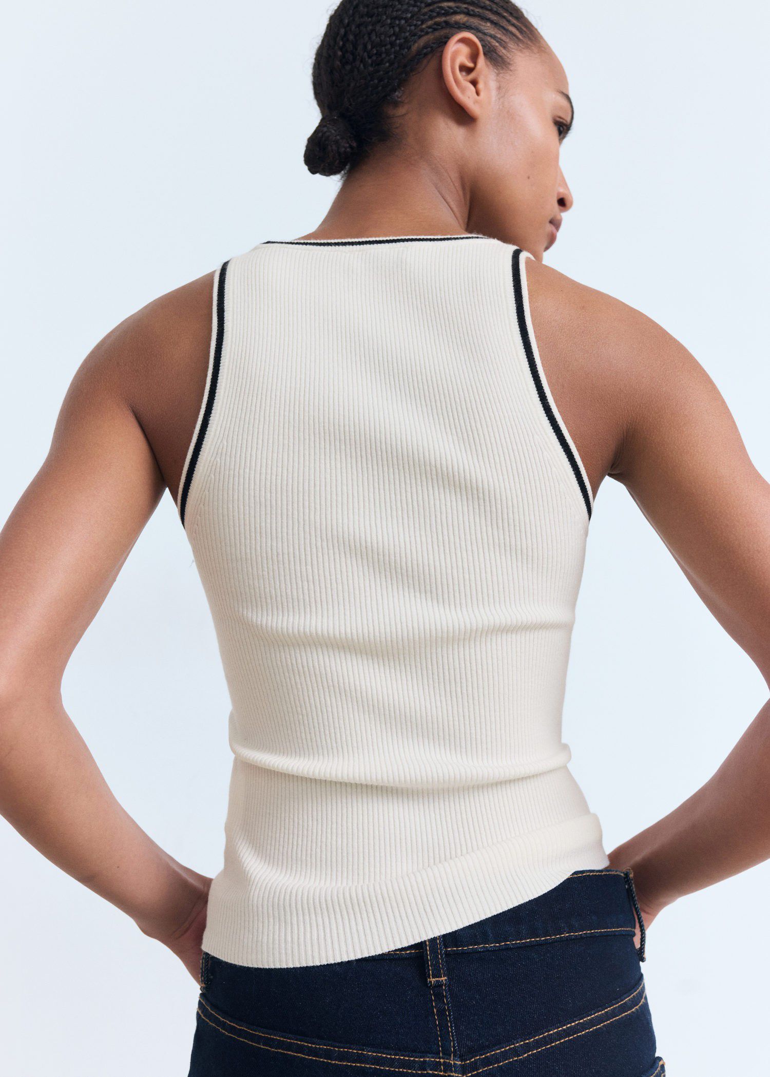 Knitted top with contrast details