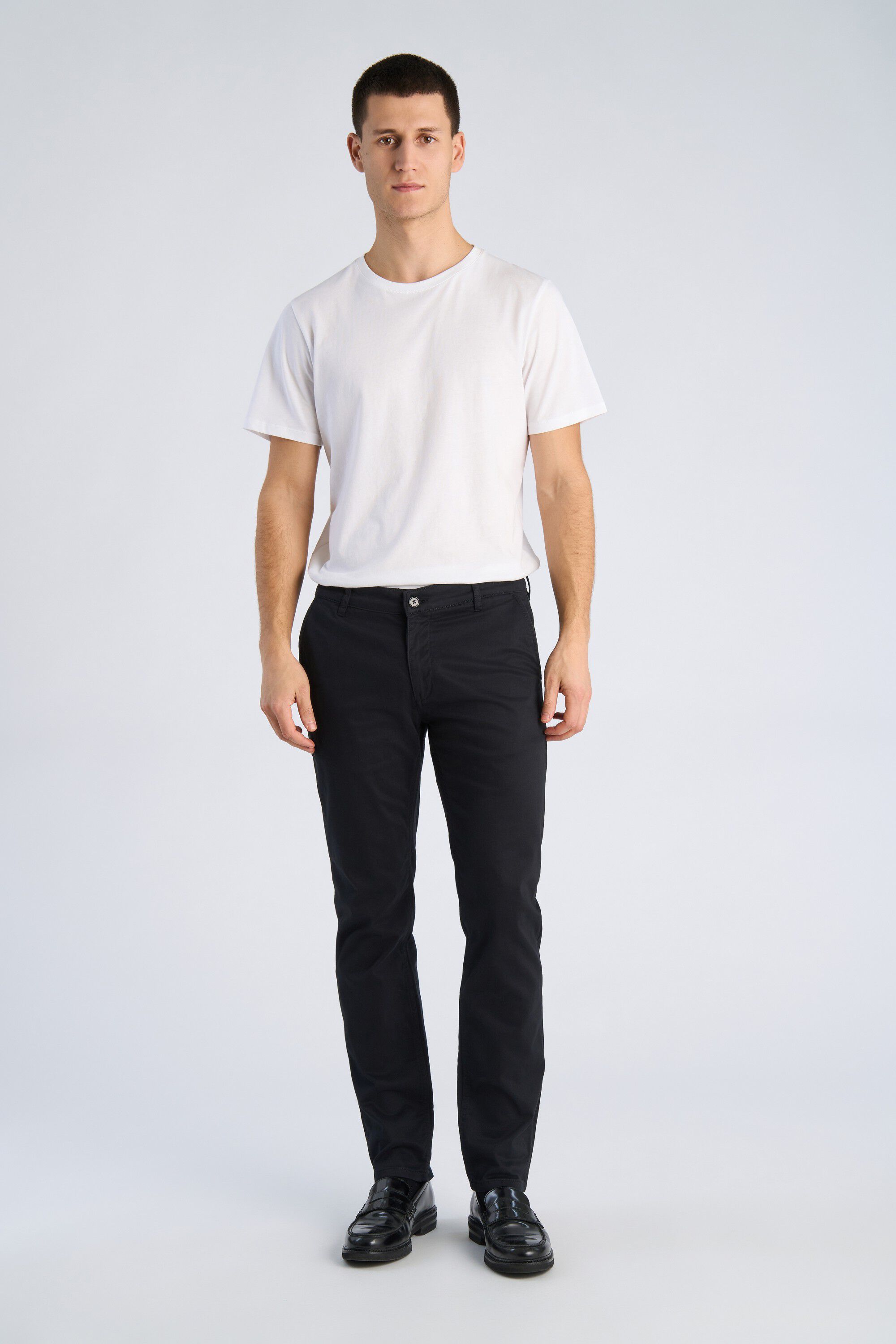 1927: Superflex chino pants