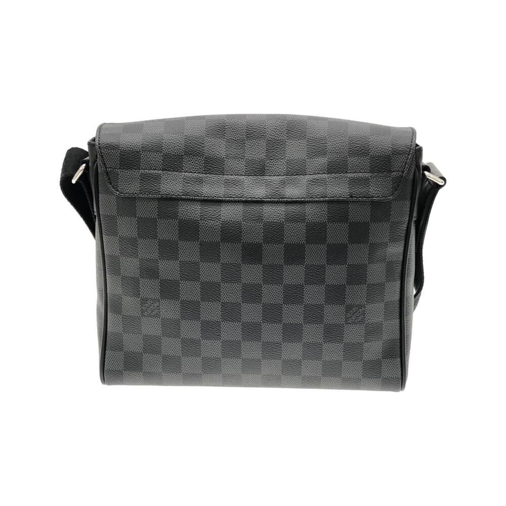 Louis Vuitton District